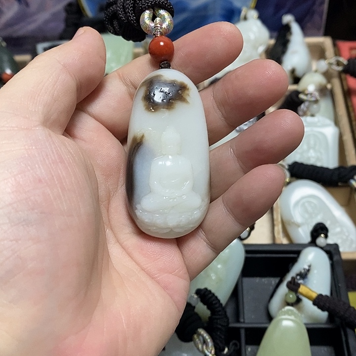 顺***2和田玉未镶嵌颈饰