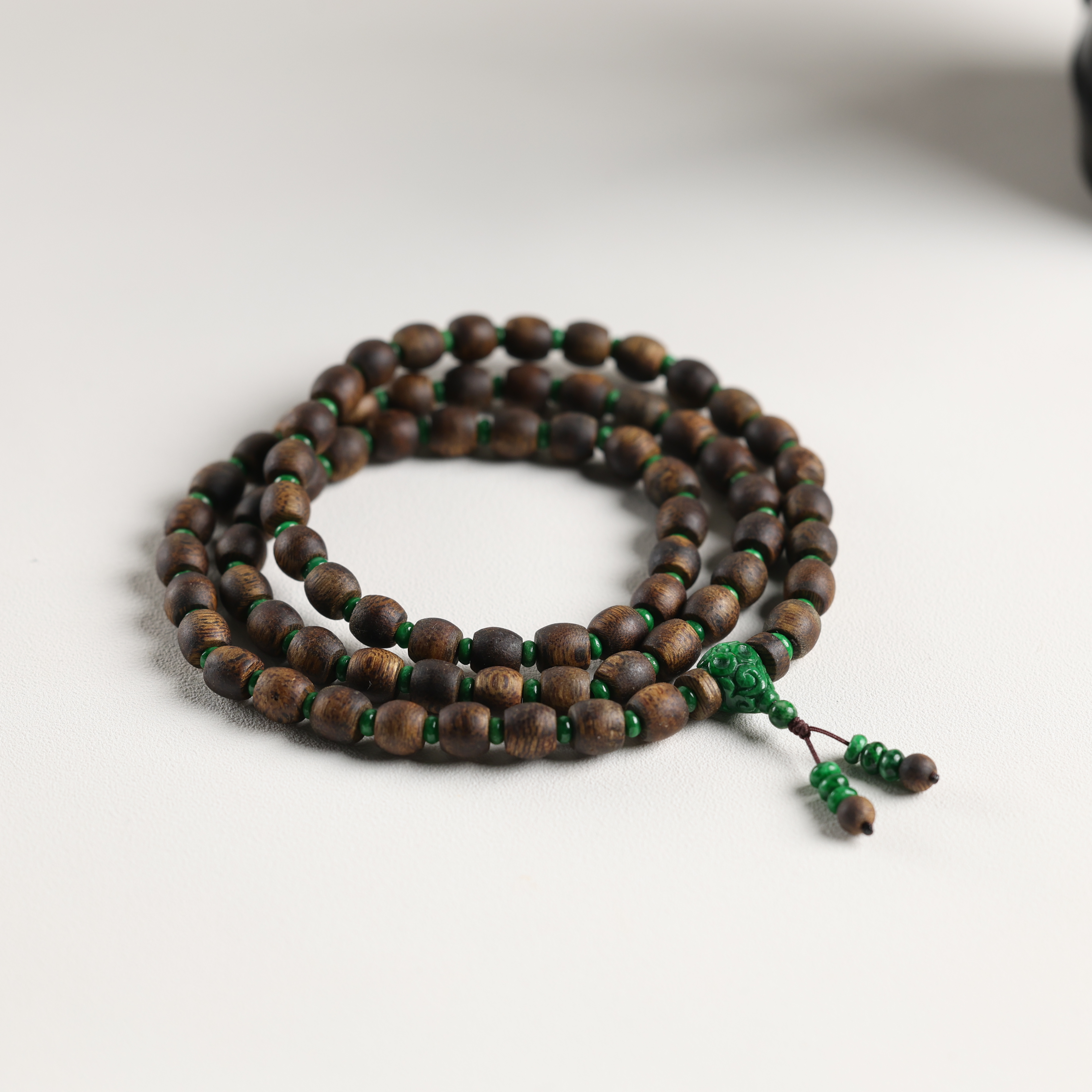 沉香“信愿”原创精品设计辣绿翡翠棋楠沉香5mm+项链