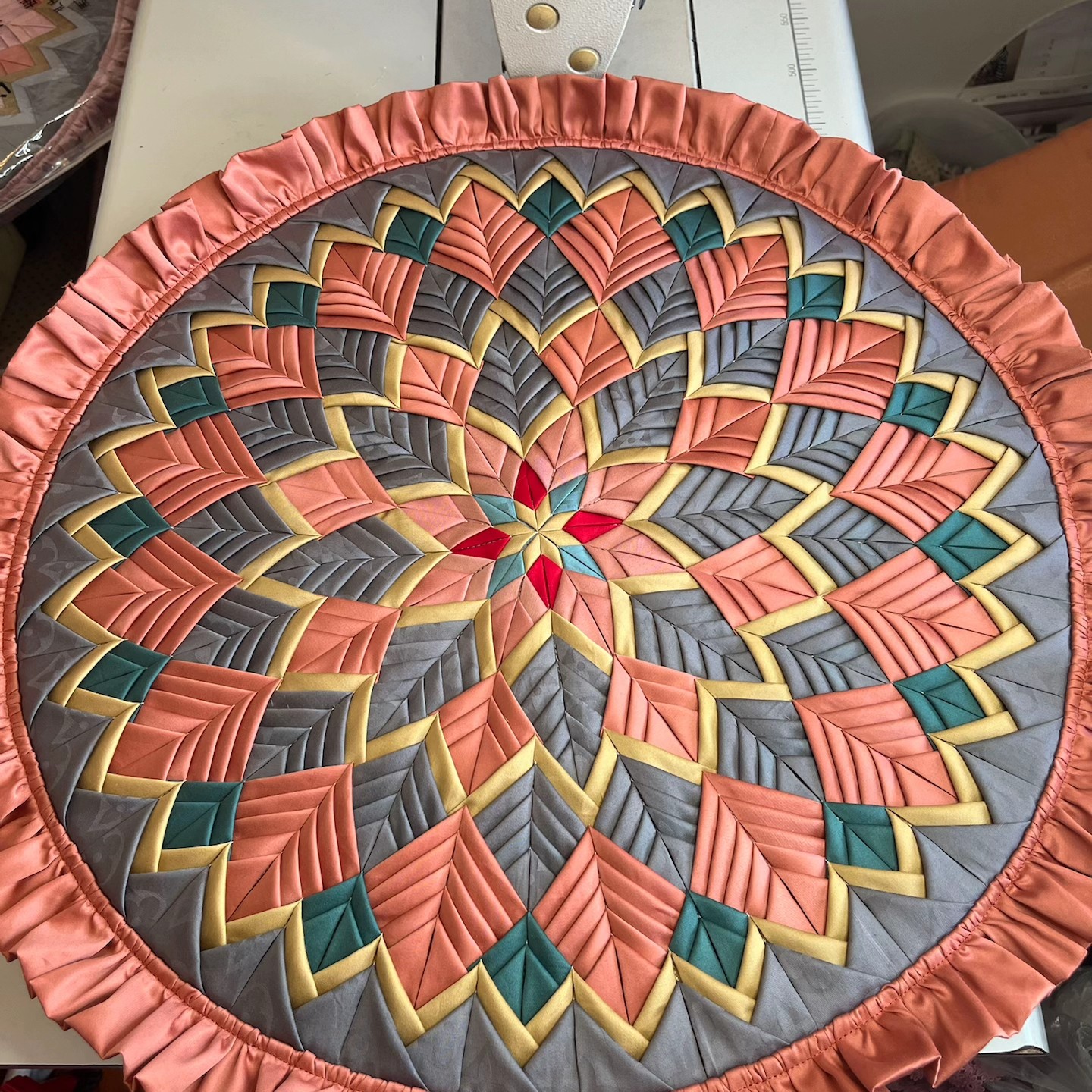 手工民族风纯棉圆形莲花拜垫，加荷叶边60厘米左右