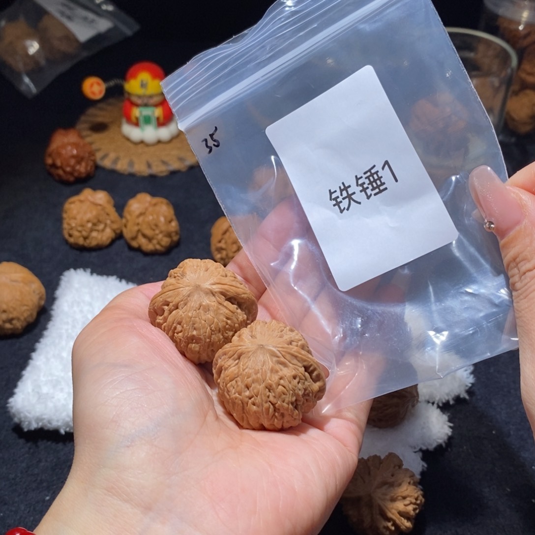 文玩核桃吊坠铁锤妹妹35