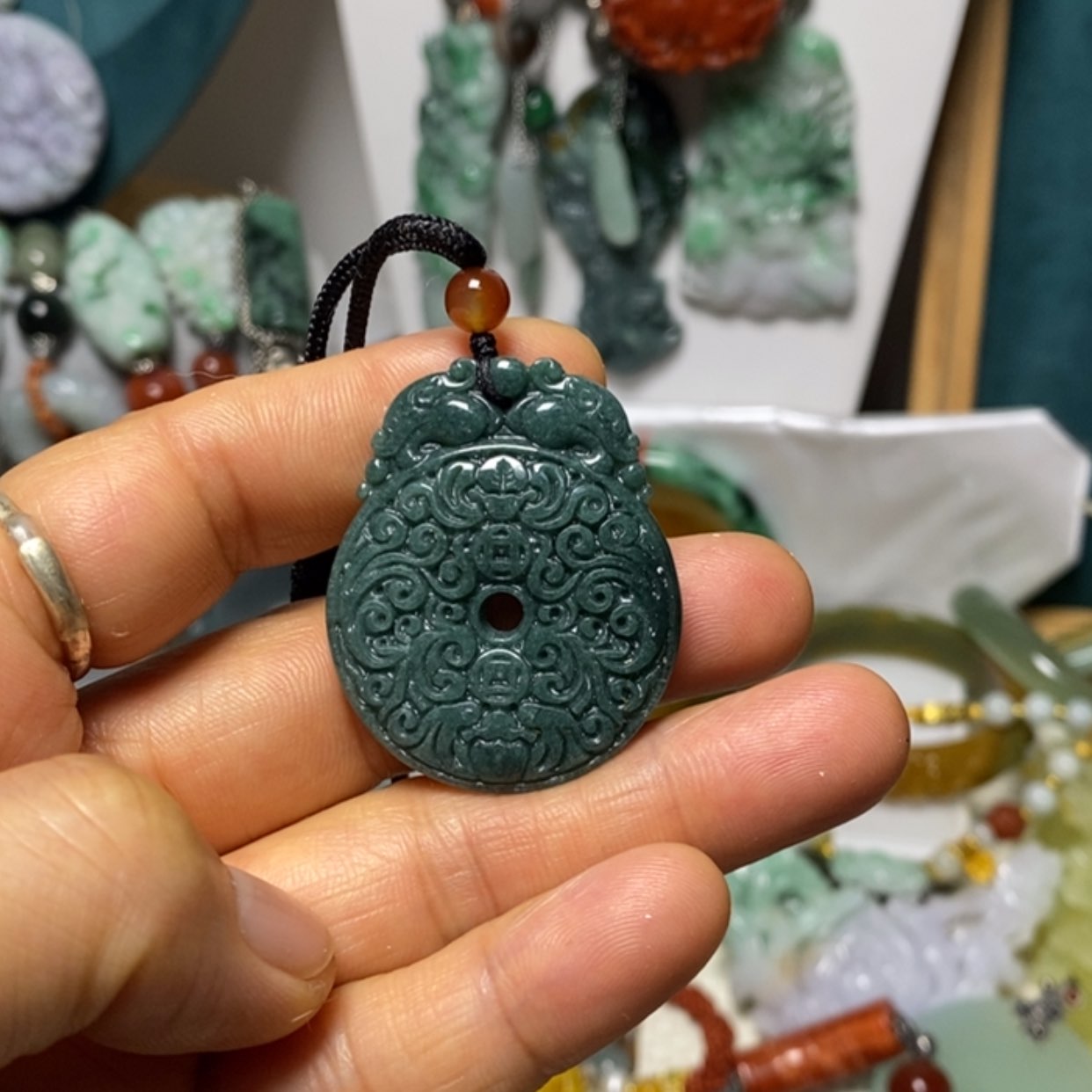 【闪购商品】翡翠吊坠(赠链)未镶嵌