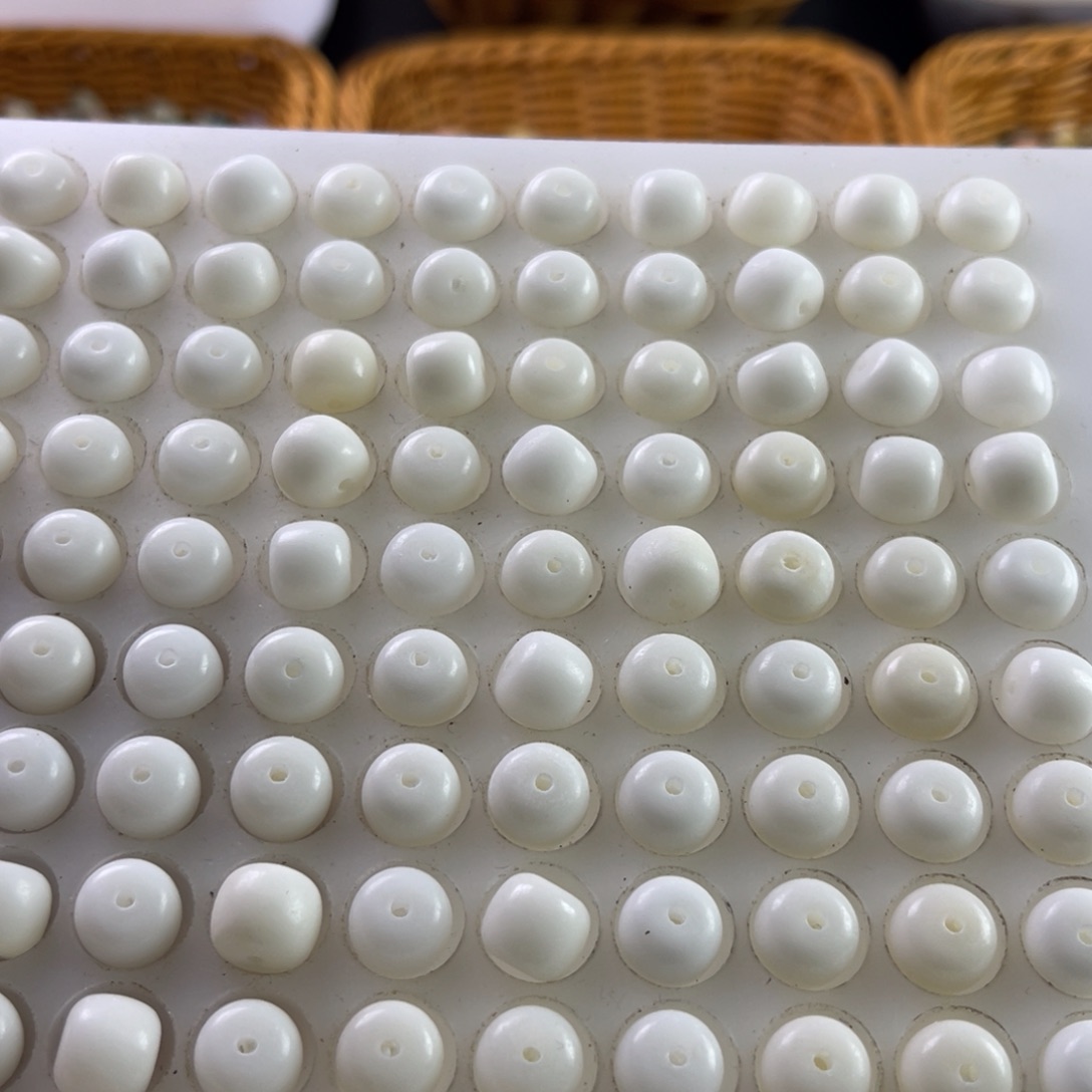 白玉菩提吊坠瑕疵10-9白玉桶珠200颗