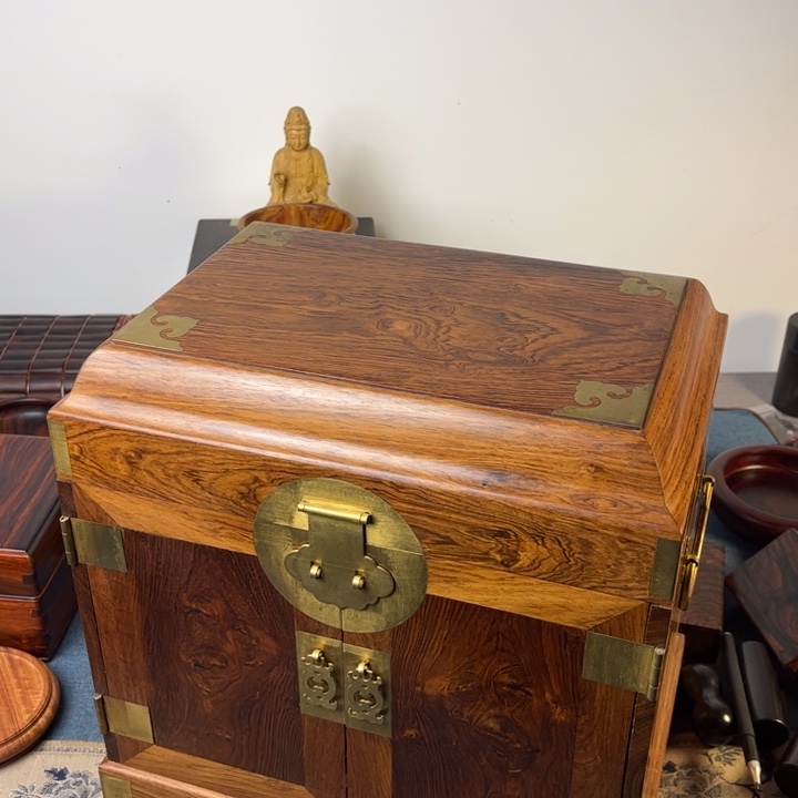 贡木印尼黄花梨大官皮箱