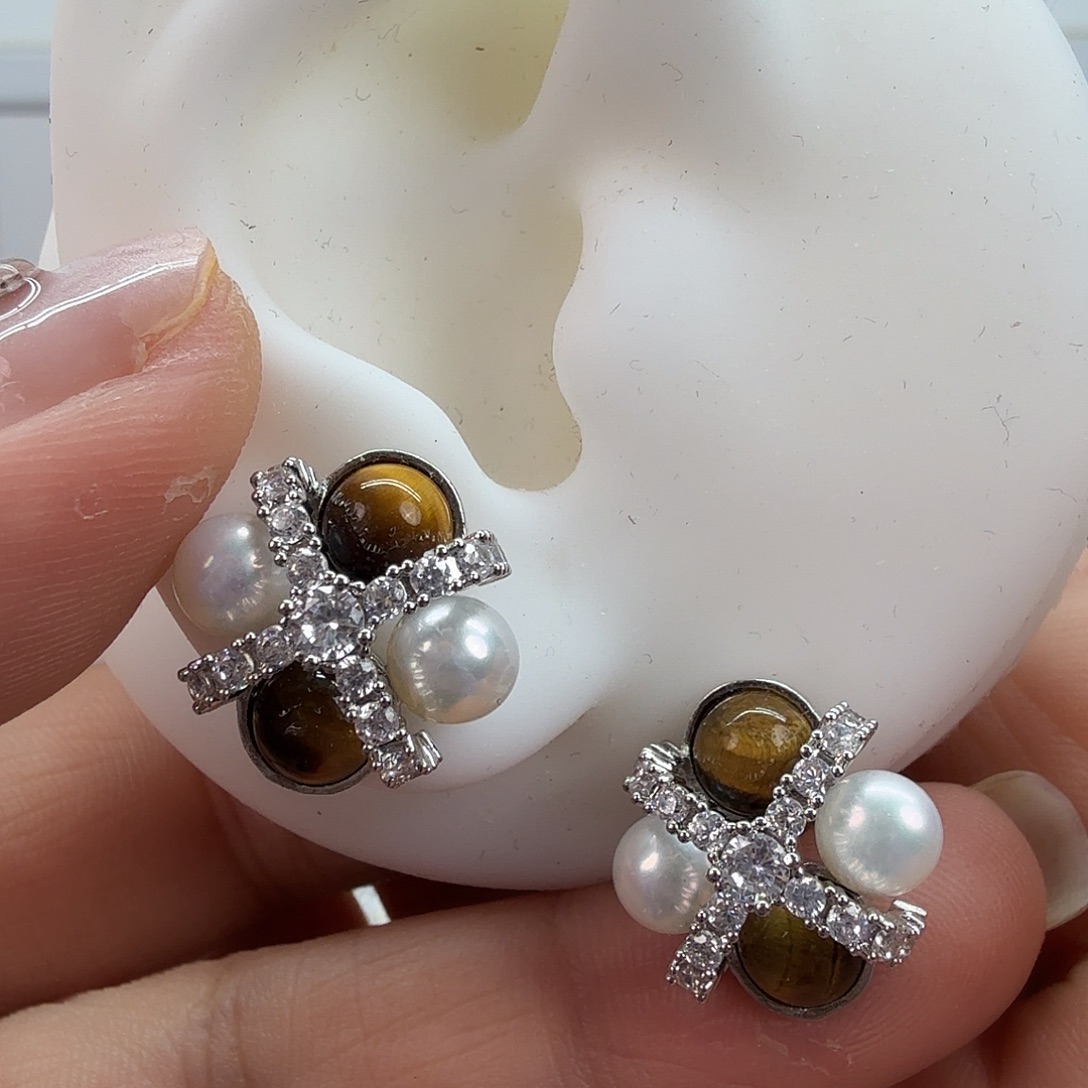 淡水珍珠耳饰未镶嵌