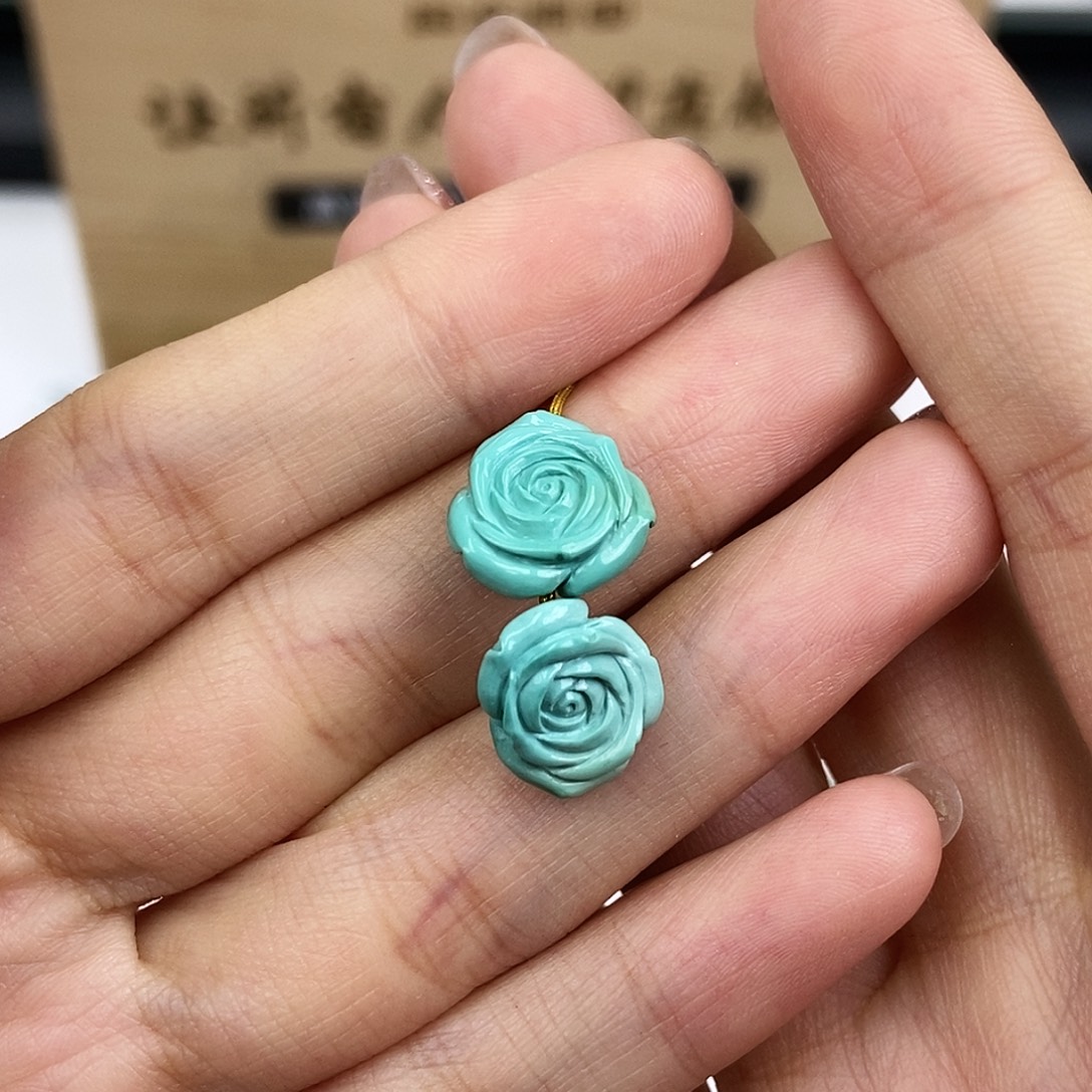 绿松石未镶嵌珠宝奇石