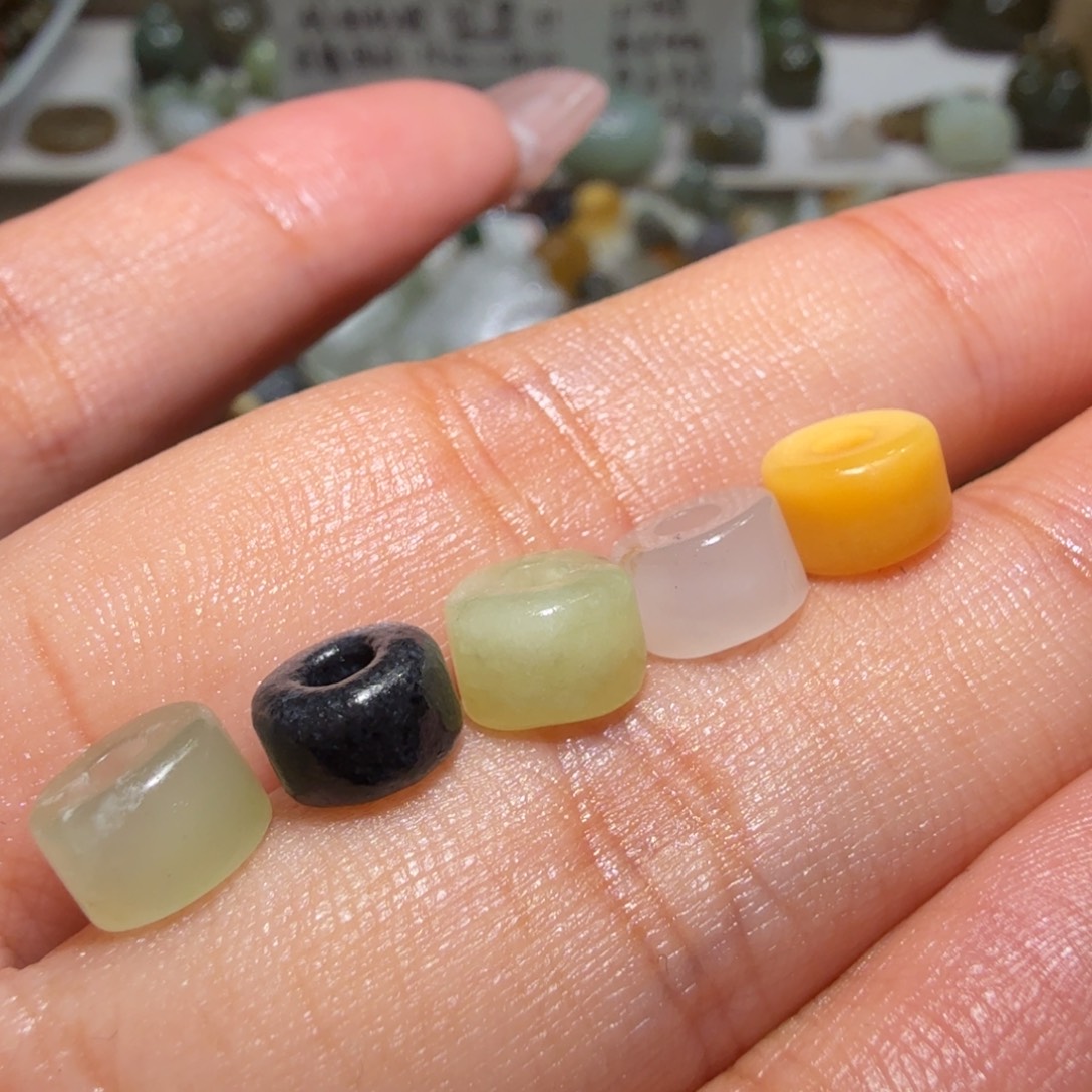 和田玉未镶嵌珠宝奇石