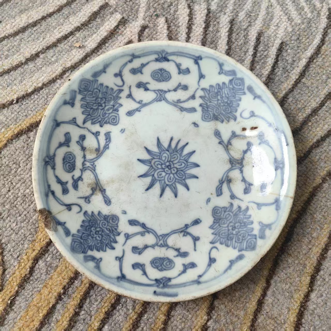 A0692清中期青花花卉盘