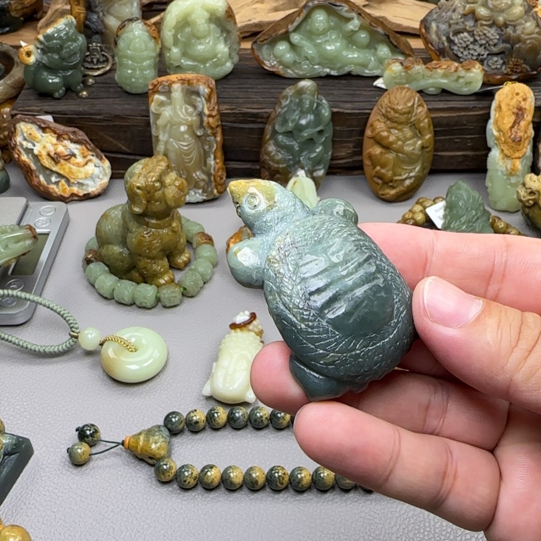 岫岩河磨玉（透闪石质玉）未镶嵌珠宝奇石