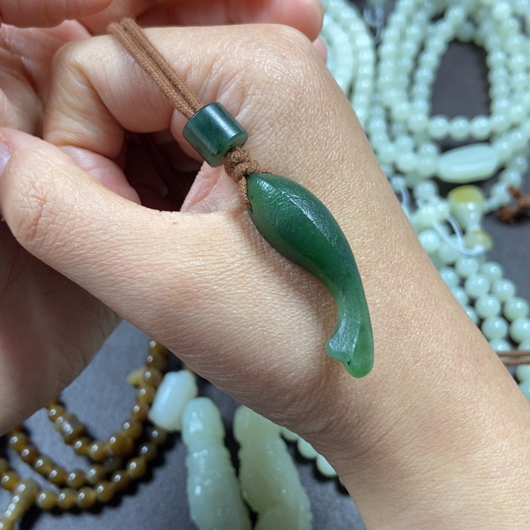 无***9和田玉未镶嵌把件