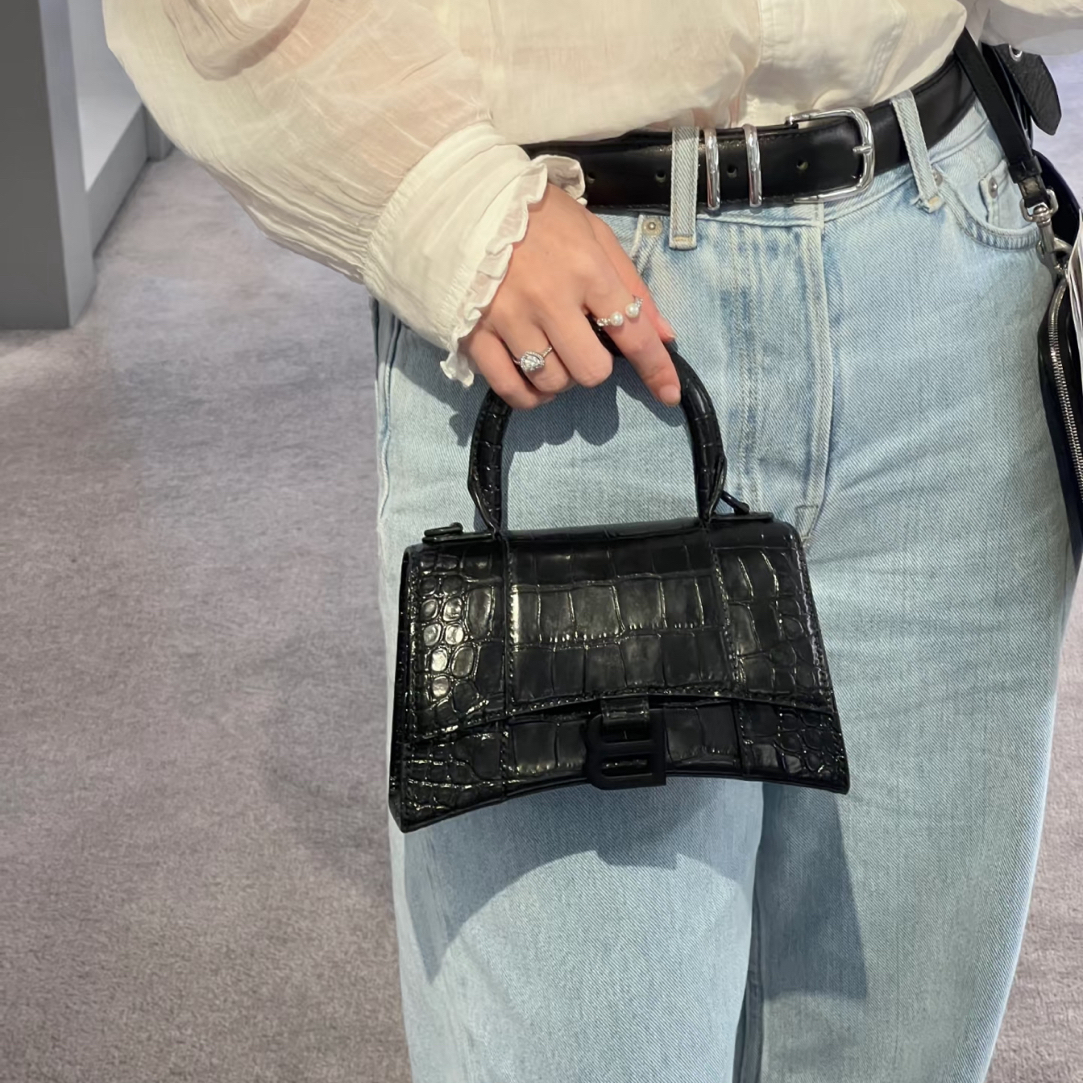 99新 Balenciaga/巴黎世家 99新-黑扣鳄鱼纹牛皮沙漏包斜挎包xs