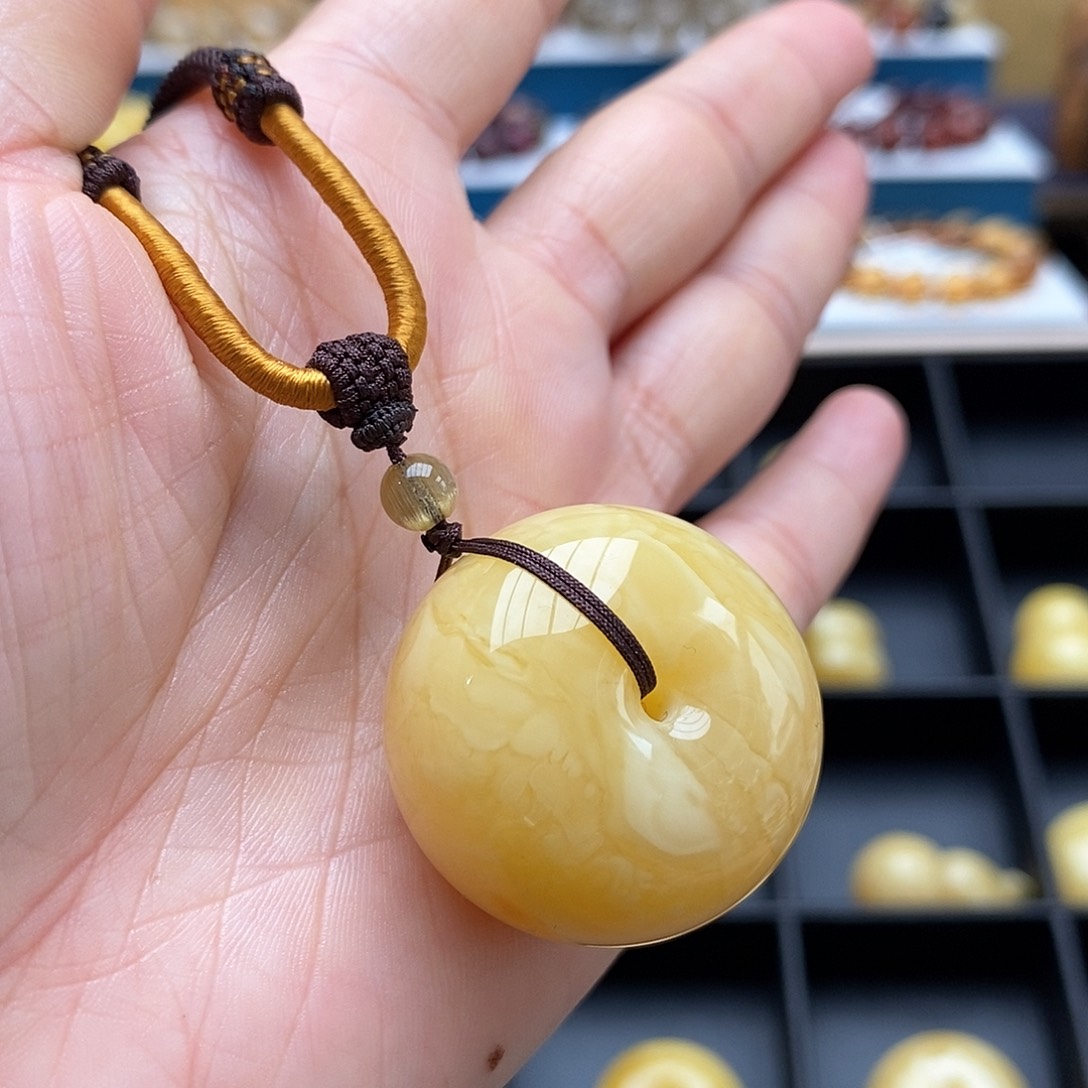 蜜蜡吊坠(赠链)未镶嵌