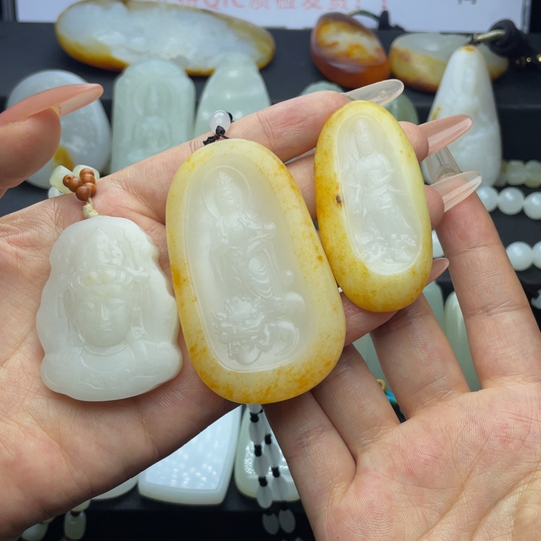 匠***务颈饰未镶嵌和田玉