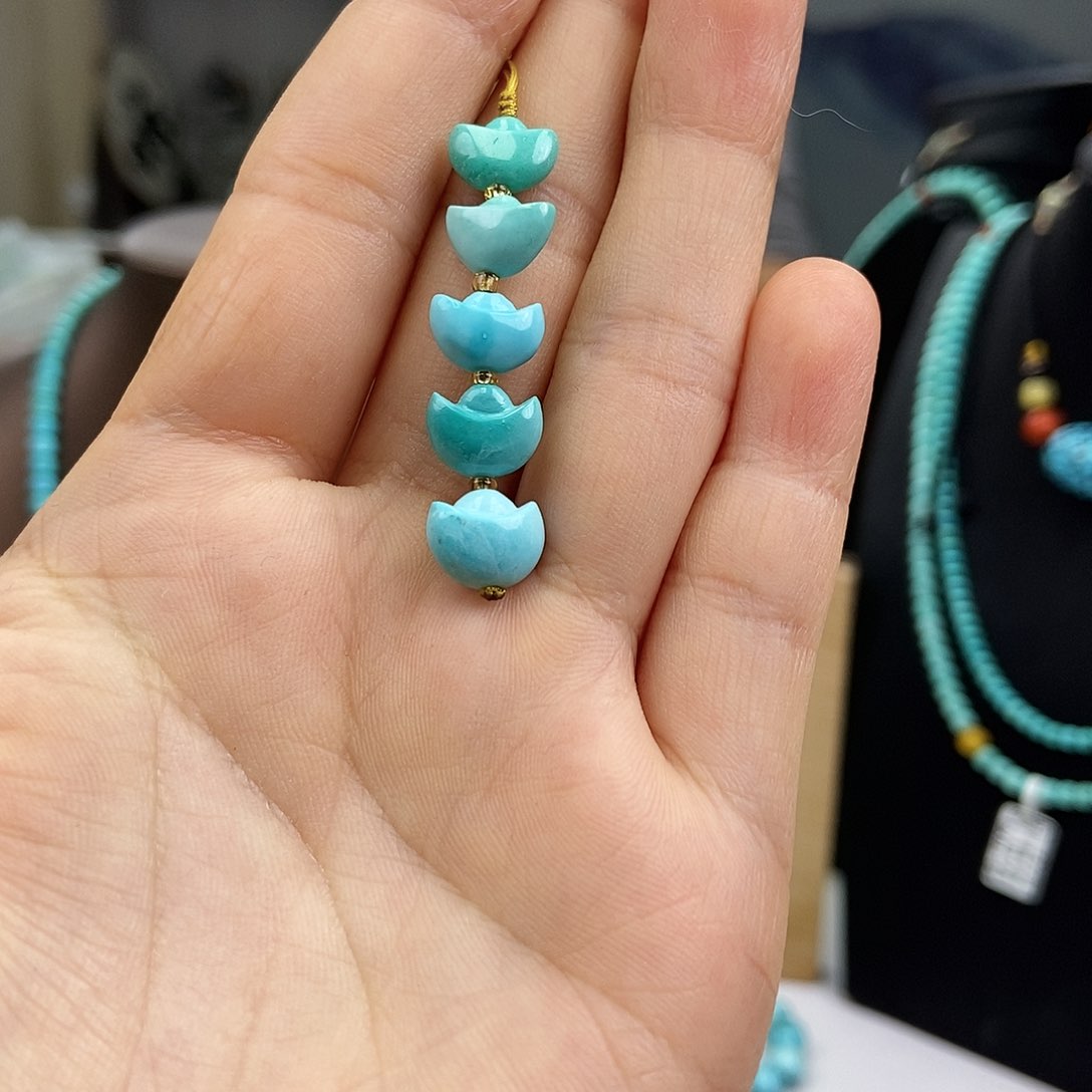 未镶嵌绿松石珠宝奇石