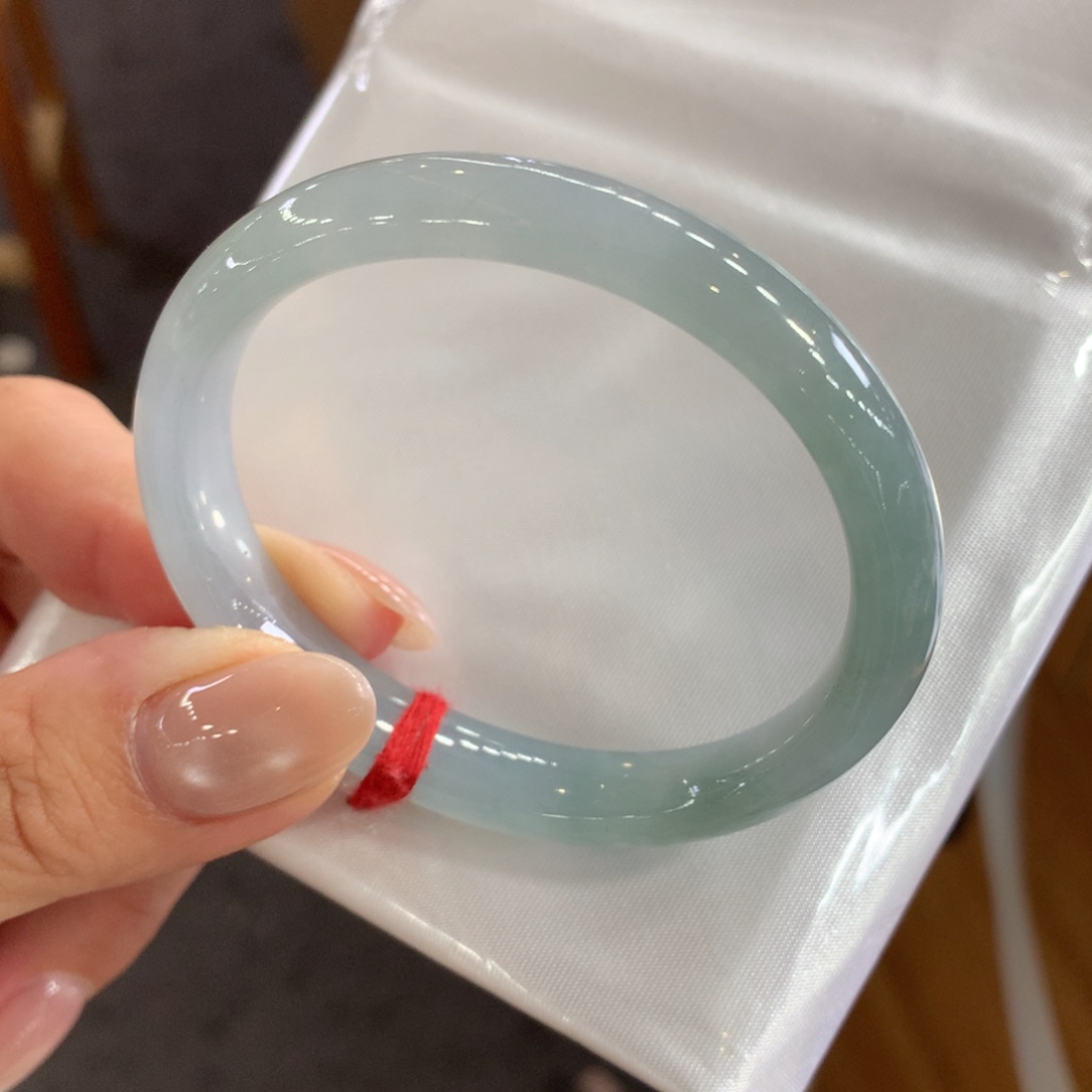 翡翠未镶嵌手镯天然Ａ货翡翠52/53贵妃