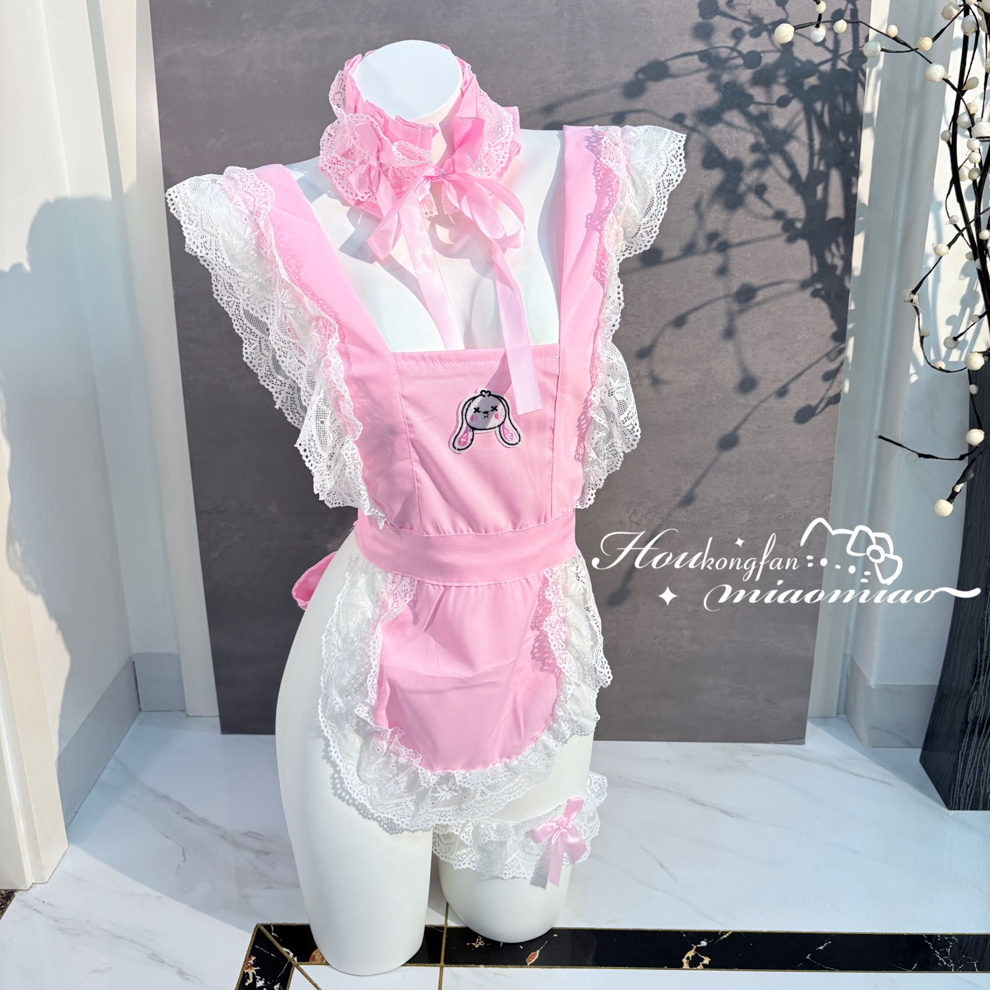 后空翻喵喵【草莓兔兔】粉色纯欲蕾丝花边仆仆风睡裙