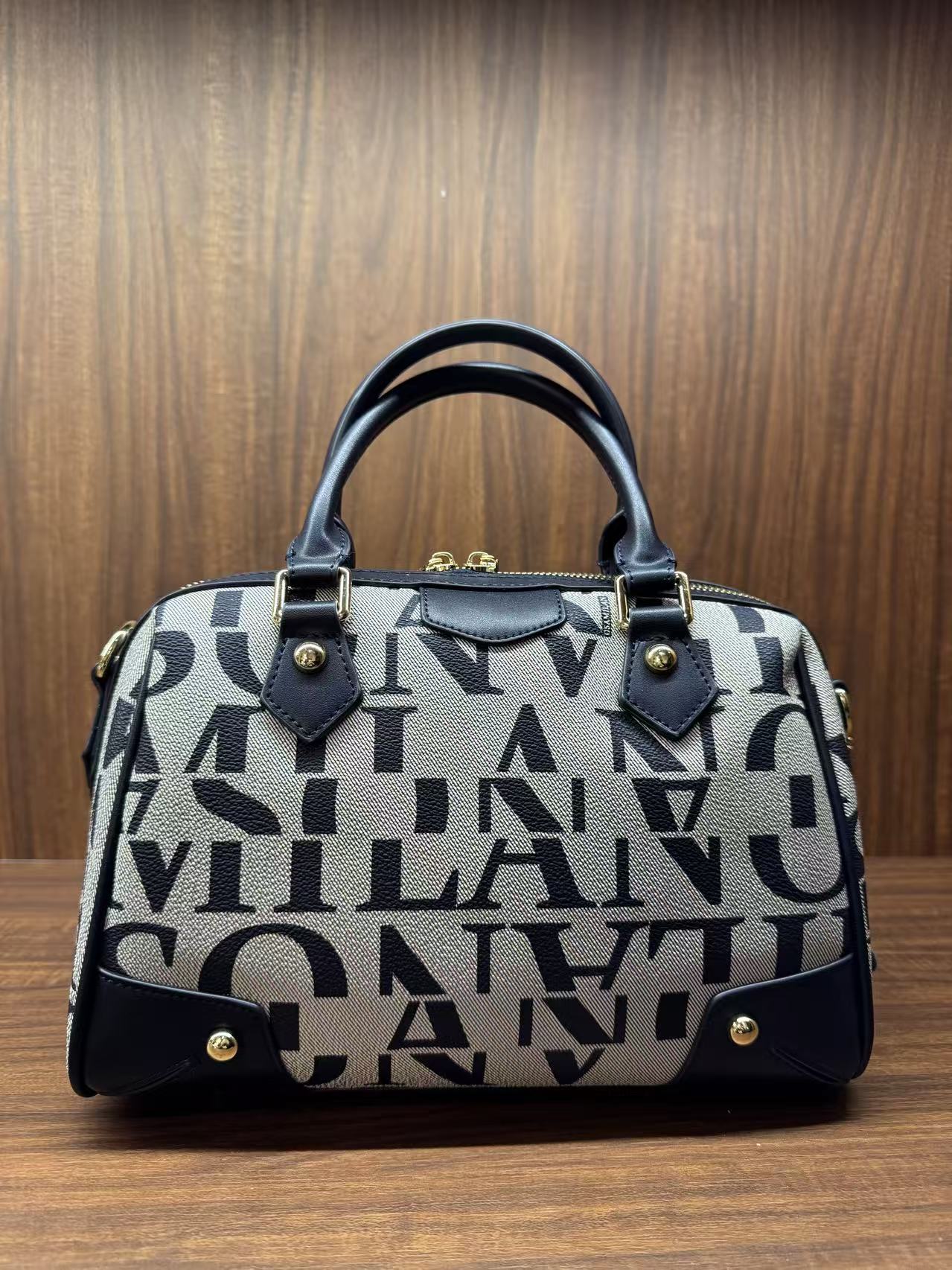 新款轻奢时尚百搭潮流字母枕头包