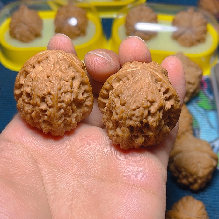 文玩核桃吊坠凹底