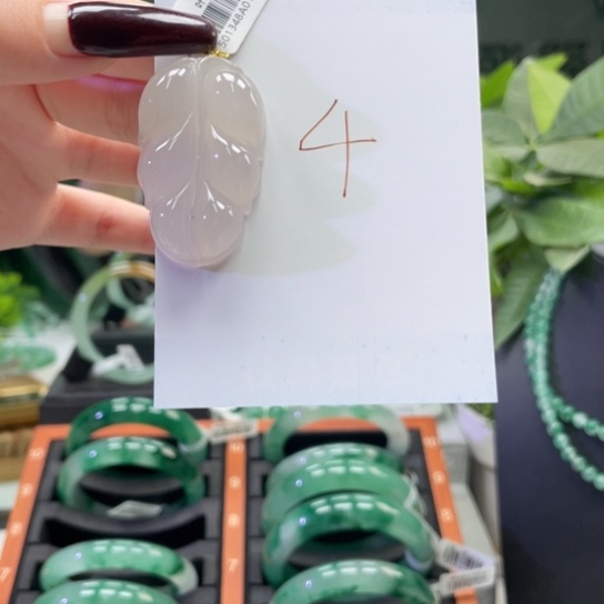 石英质玉颈饰未镶嵌