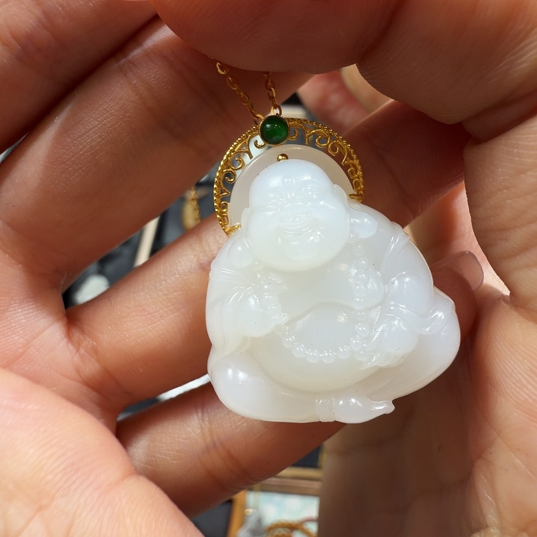 和田玉未镶嵌吊坠(赠链)