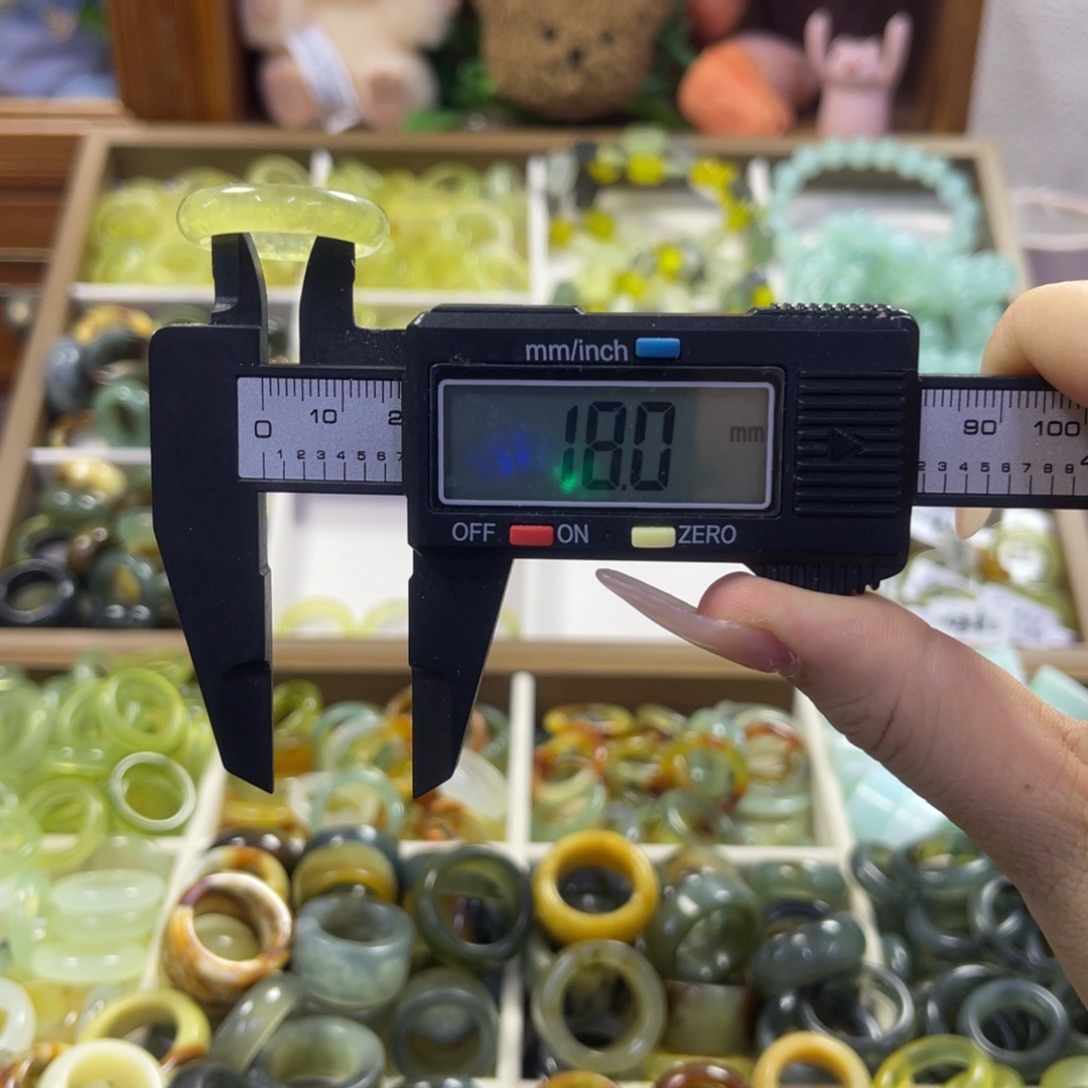 蛇纹石玉未镶嵌手镯16