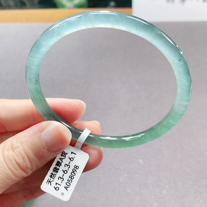 【闪购商品】翡翠手镯（圆镯）未镶嵌