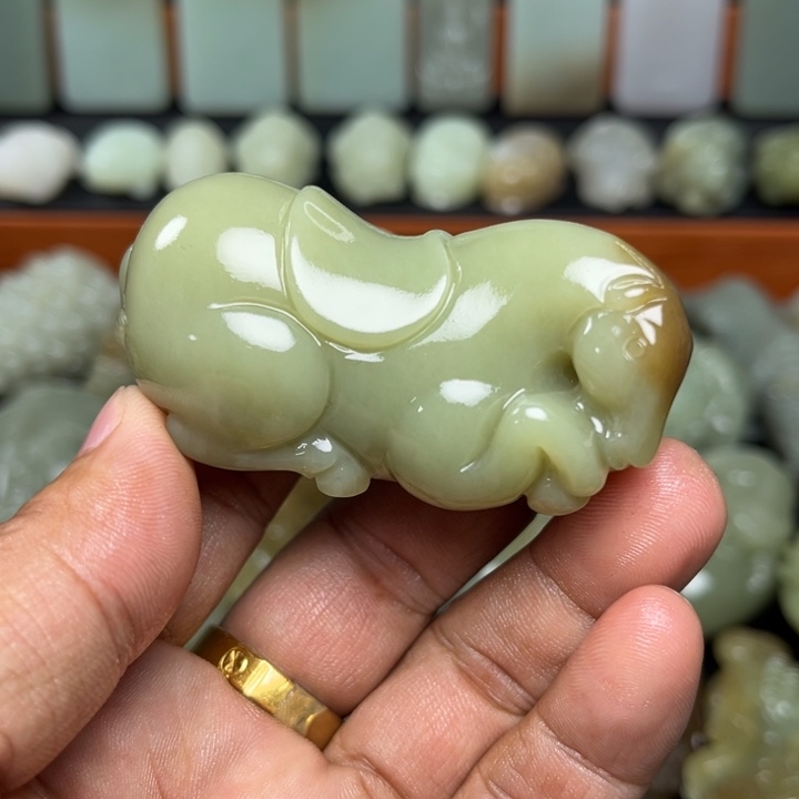 中***当和田玉未镶嵌挂件