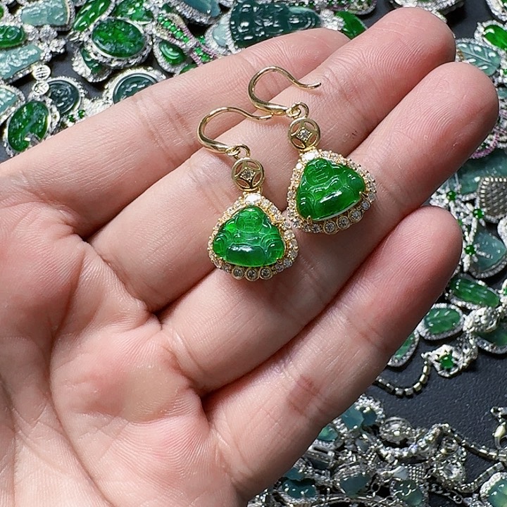 翡翠颈饰未镶嵌天然A货翡翠放漏