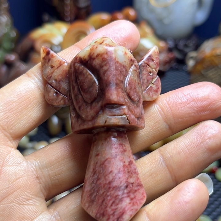 和田玉颈饰未镶嵌大**利