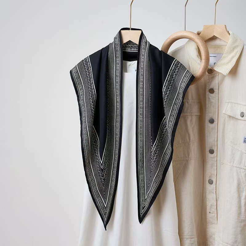 【三角巾精选合集】 新款90*145CM韩版斜纹绸轻奢气质优雅百搭丝巾