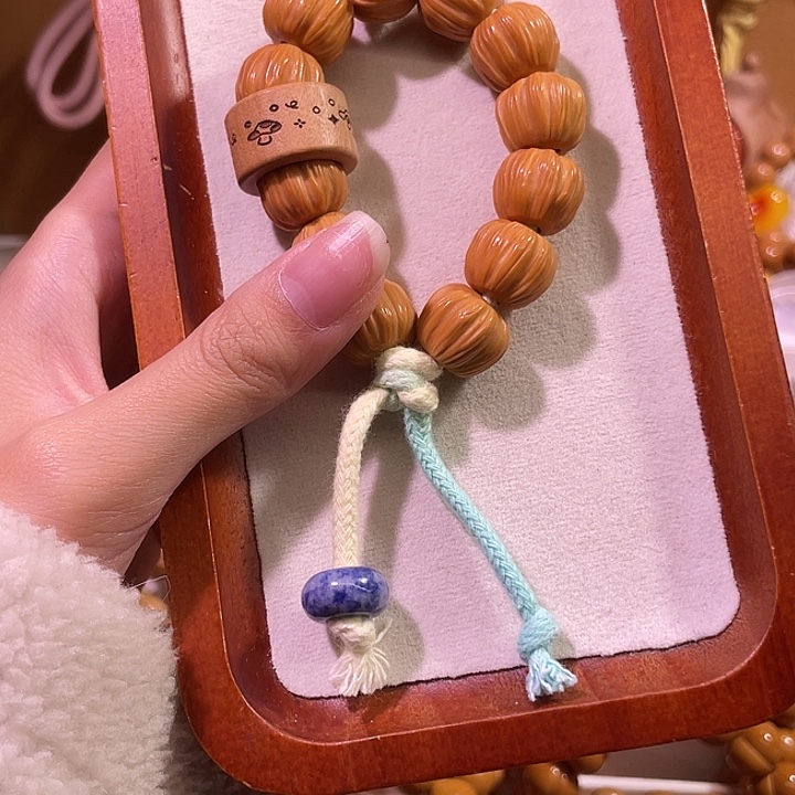 猴头核桃吊坠菠萝蜜手持