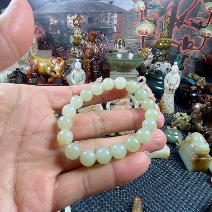 和田玉颈饰未镶嵌斯**室