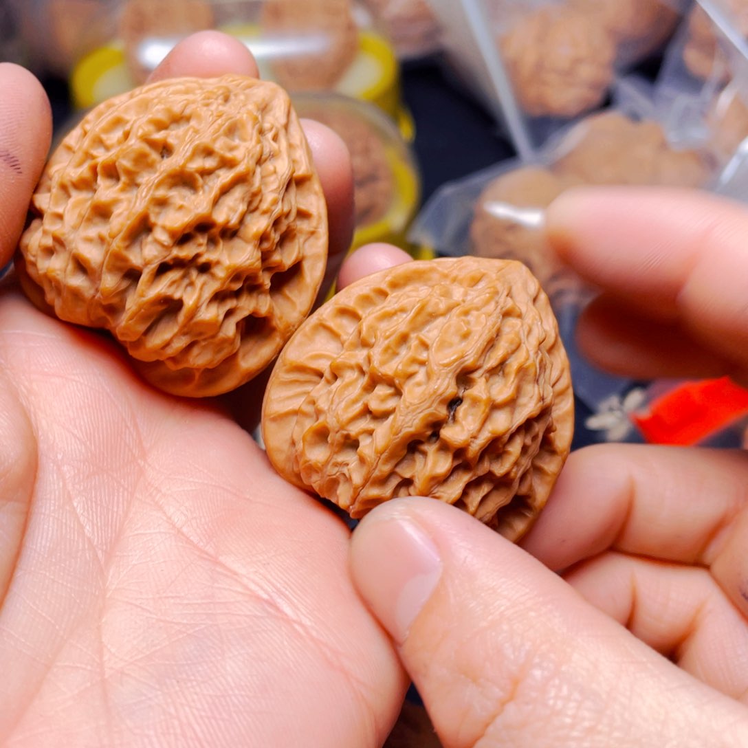 吊坠文玩核桃?金牛一对