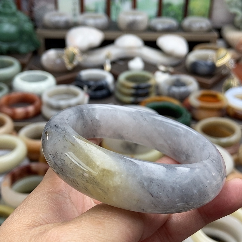 【闪购商品】石英质玉未镶嵌手镯60