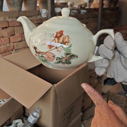 库存微瑕多孔茶壶