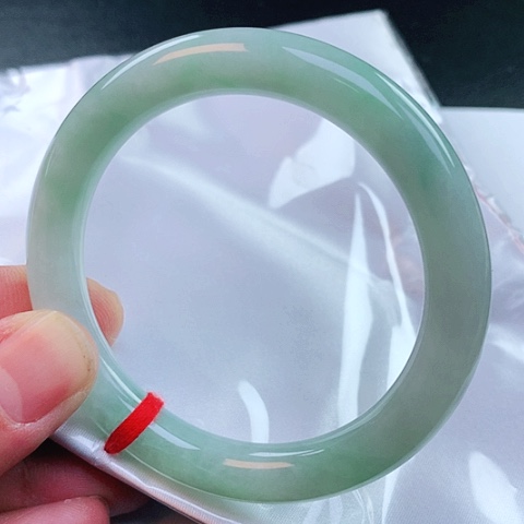 翡翠手镯未镶嵌翡翠手镯未镶嵌