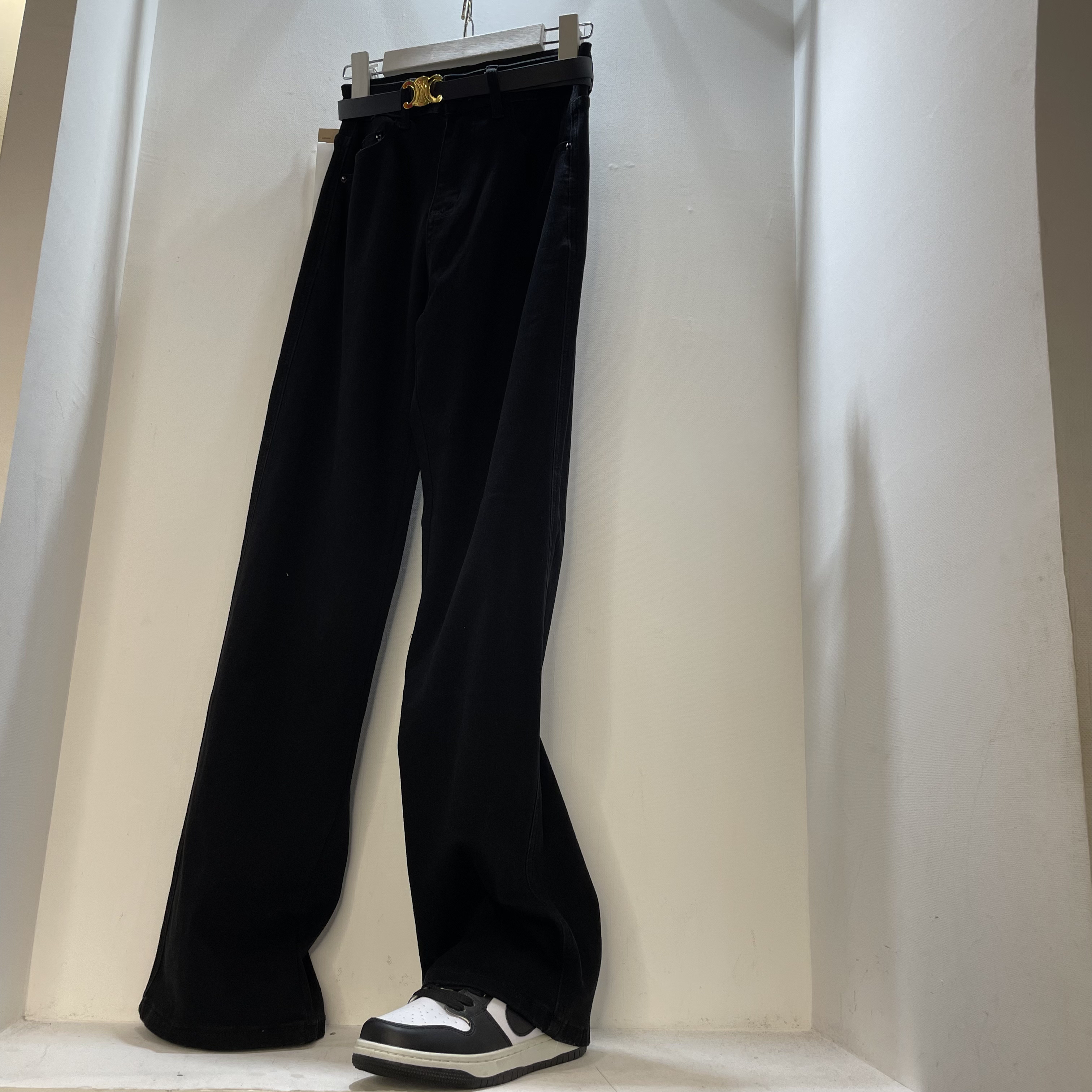 新款时尚百搭黑色牛仔裤