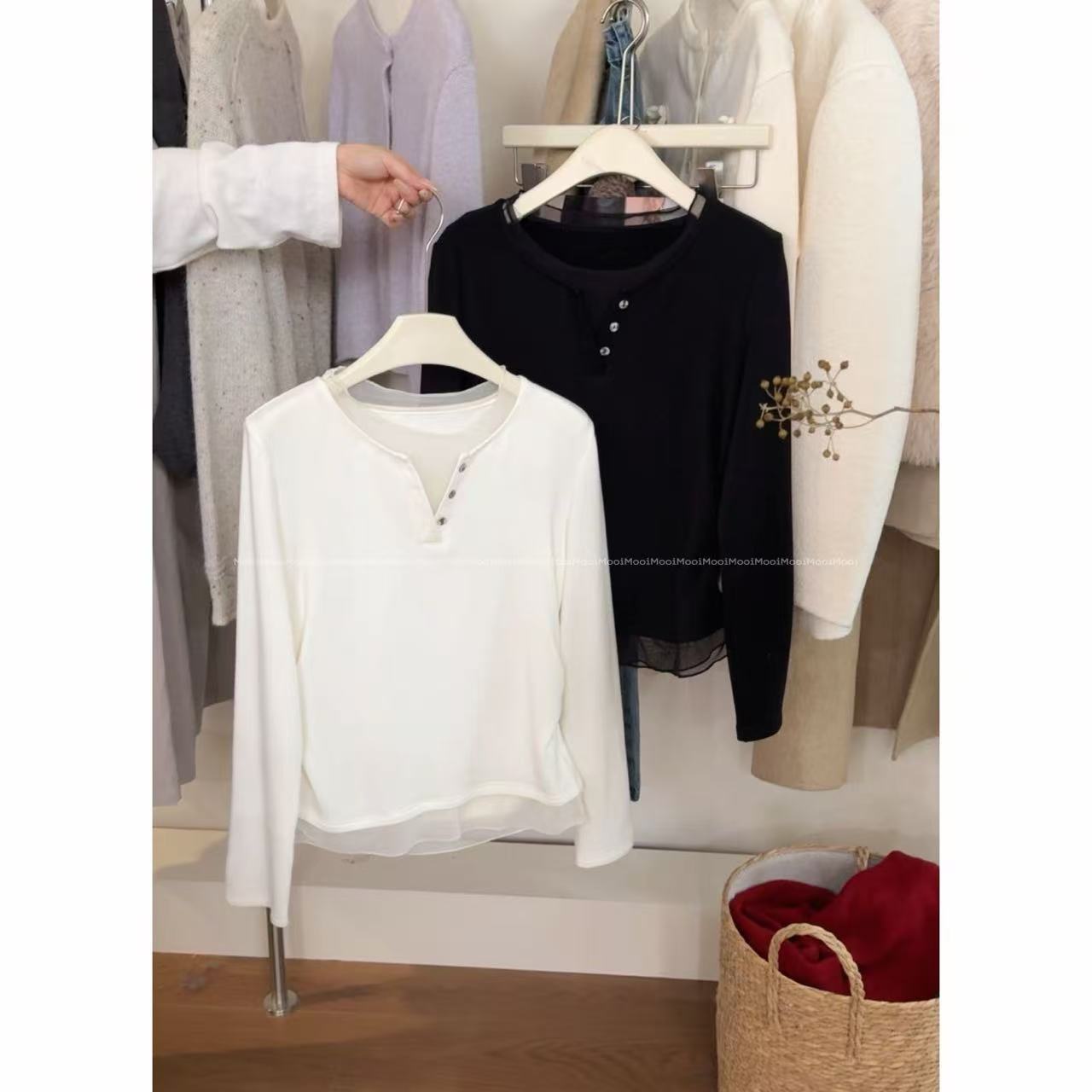 mooi | '蕾丝片尾' 蕾丝拼接磨毛打底T恤