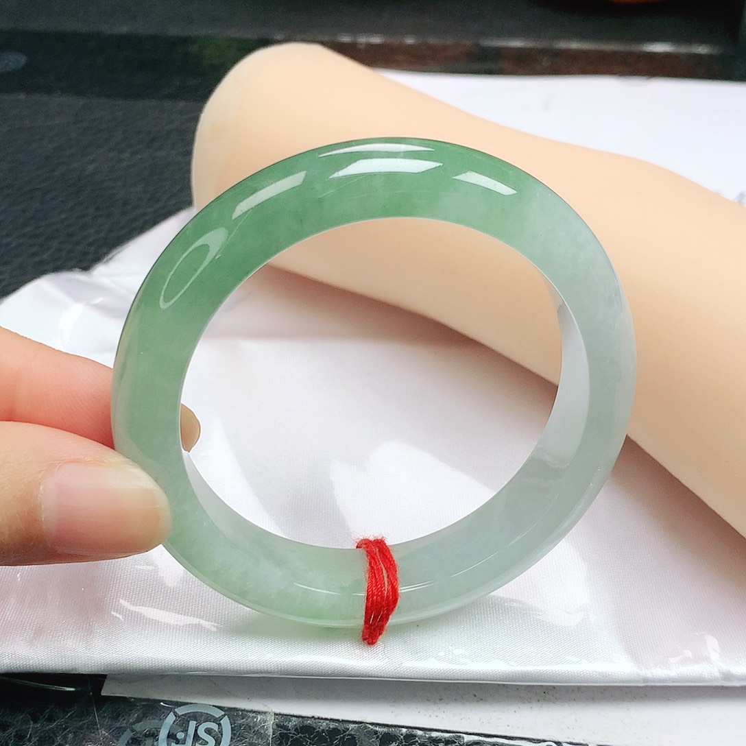 翡翠手镯未镶嵌正