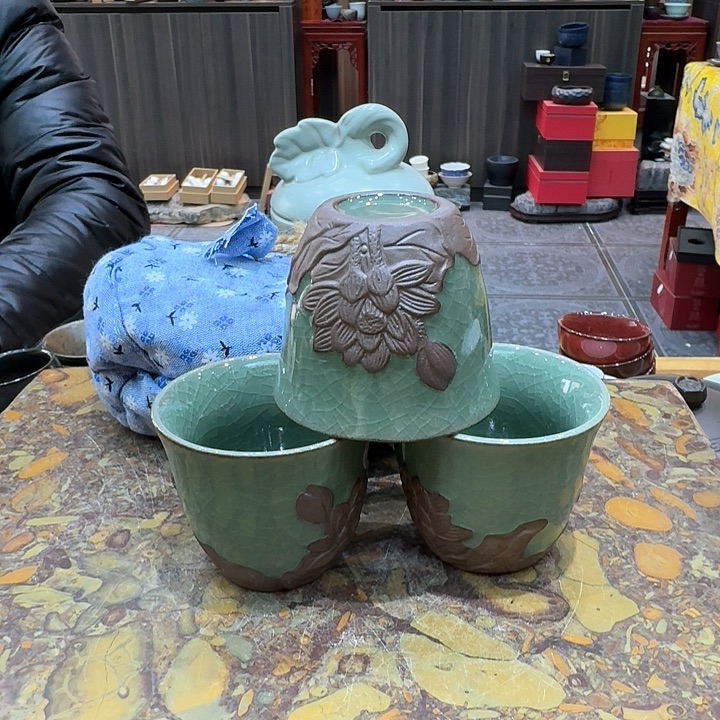 哥瓷杯三个。。品茗