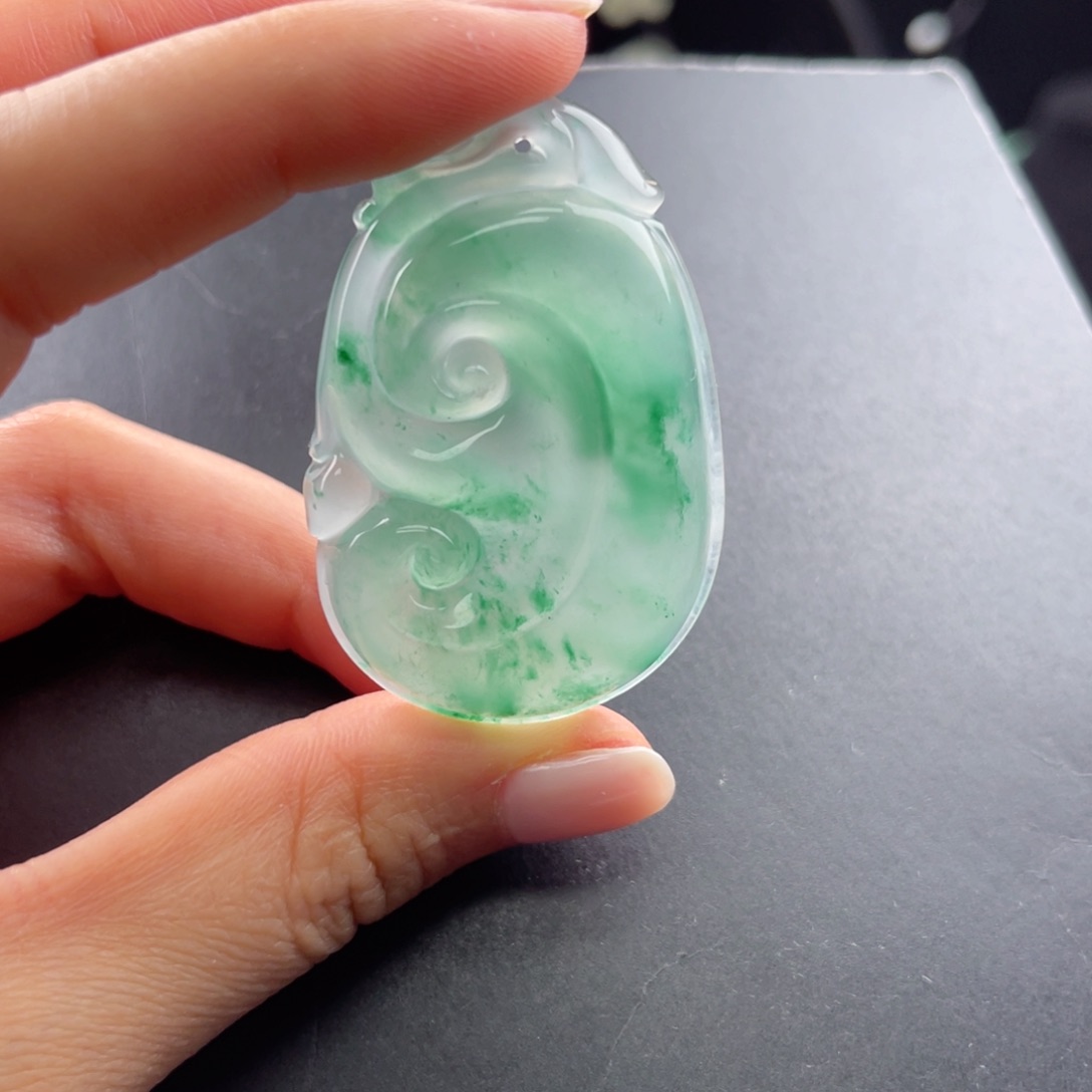 石英质玉颈饰未镶嵌等*