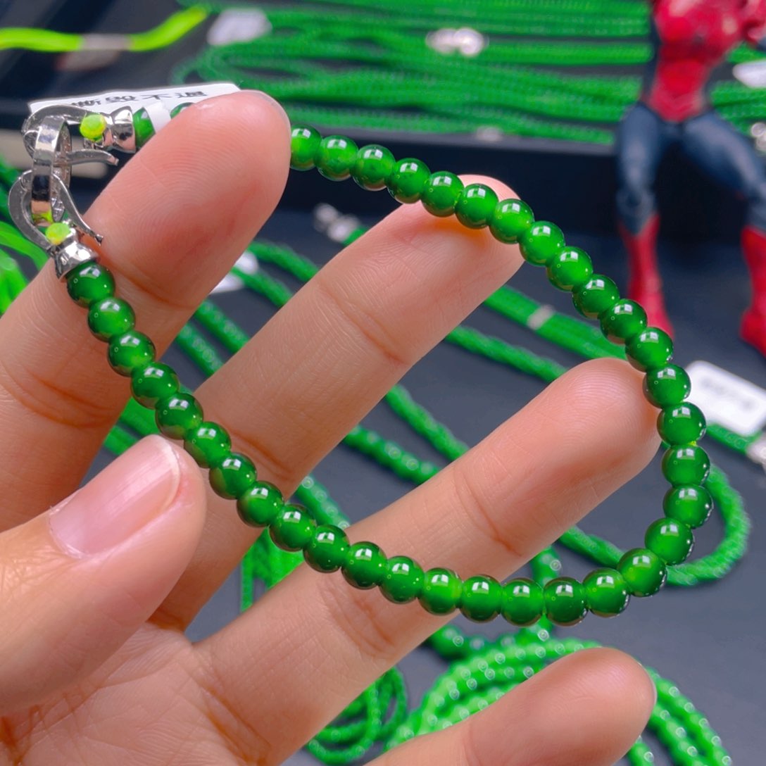 翡翠颈饰未镶嵌，1