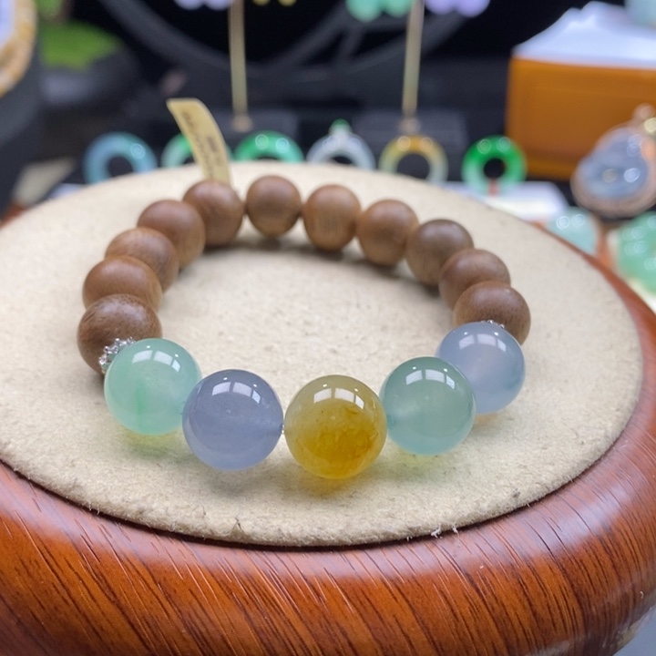 沉香木手串翡翠马卡龙手串