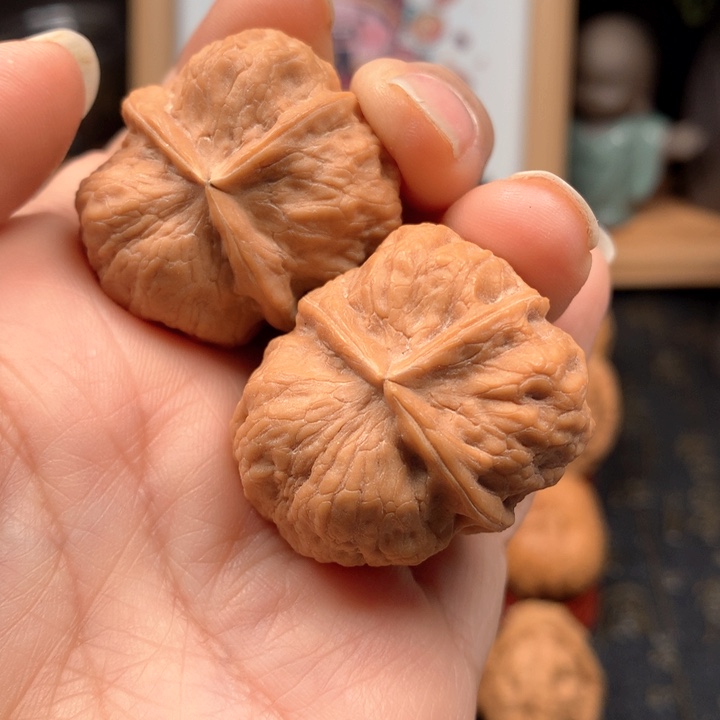 桃核把件文玩核桃三棱35尺寸