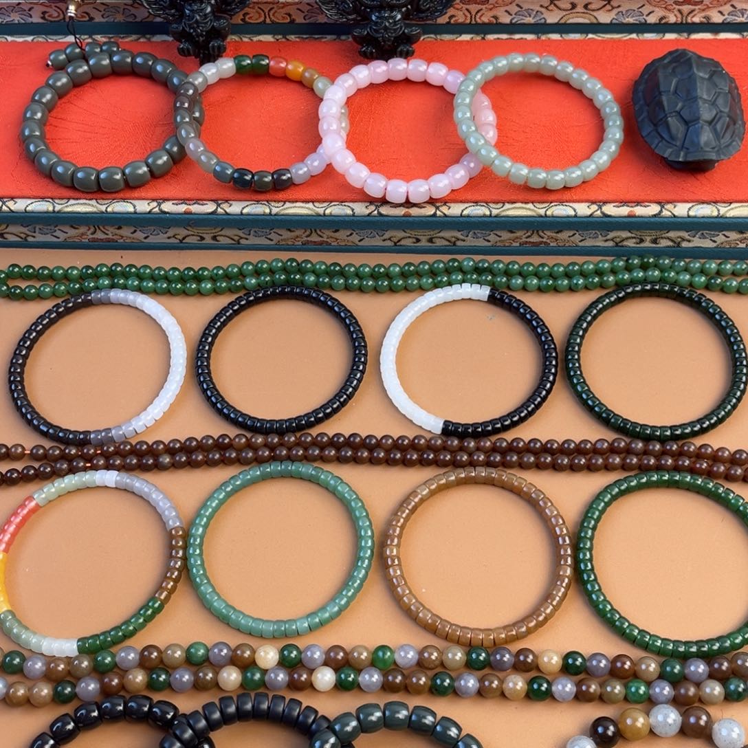 和田玉颈饰未镶嵌