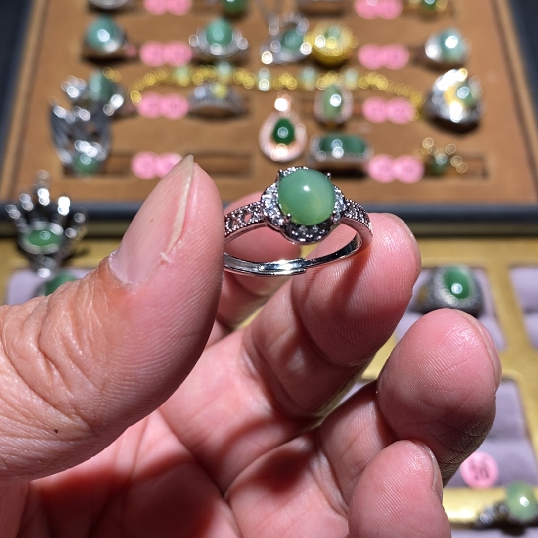 和田玉（碧玉）戒指未镶嵌