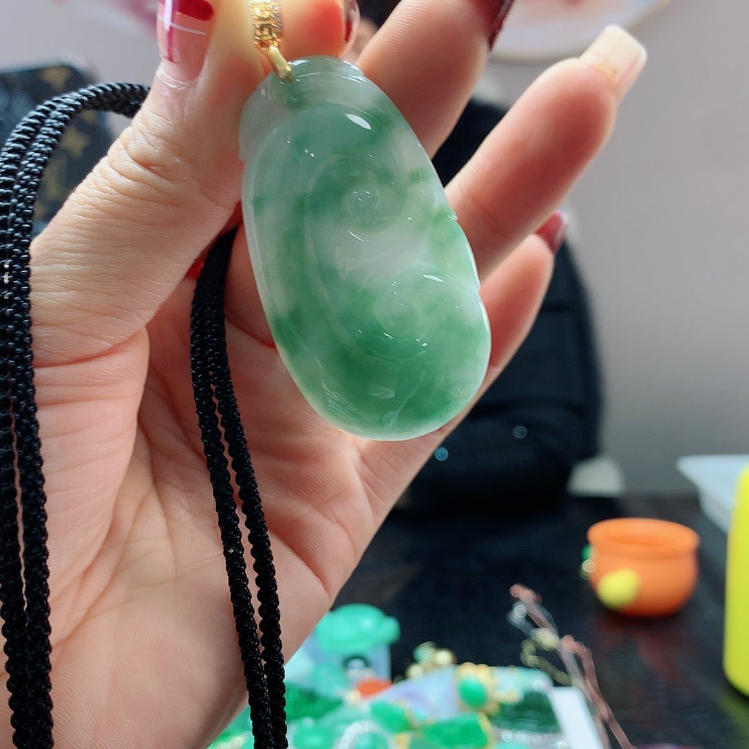 【闪购商品】翡翠吊坠(赠链)合金