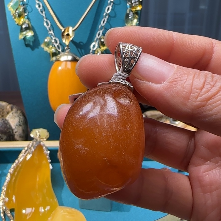 琥珀未镶嵌颈饰波兰设计款琥珀蜜蜡