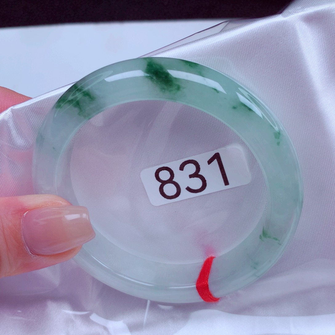 翡翠未镶嵌手镯手镯