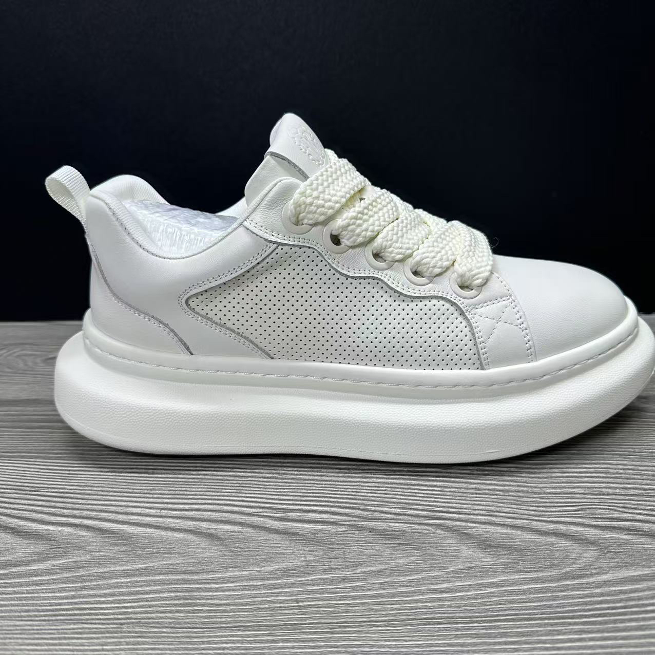 头层牛皮，春夏秋款小白鞋