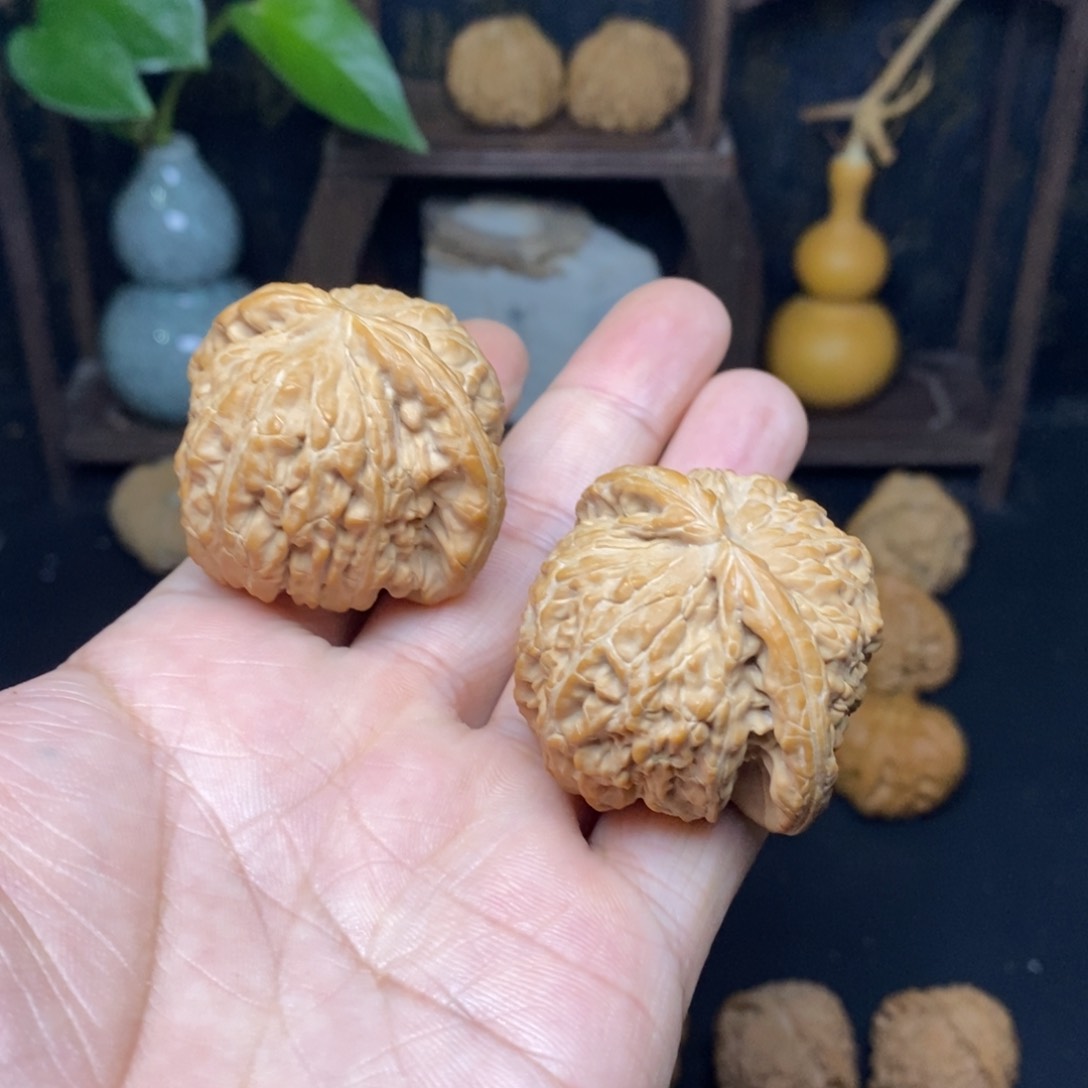 文玩核桃吊坠刘*42闷白